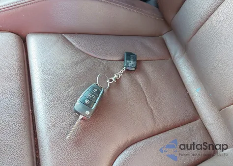 2018 Audi Q3 2.0T Premium/2.0T Sport Premium из США, поврежденный, VIN WA1JCCFSXJR035349